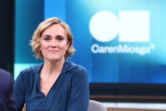 Bilder des Jahres 2024, Entertainment 01 Januar Entertainment Themen der Woche KW03 Entertainment Bilder des Tages Berlin, Deutschland, 21.01.2024: Studio Berlin: Erste Talksendung von Caren Miosga am ...