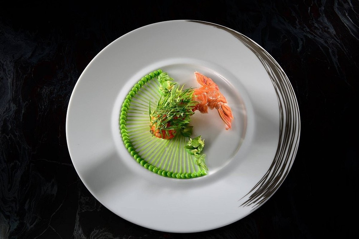 Restaurant de l’Hotel de Ville Crissier
Minute de Langoustines Royales de Porcupine, haricots soigneusement assaisonnés au vieux balsam
Veröffentlicht: Oktober 2016
Quelle: TRIPADVISOR
