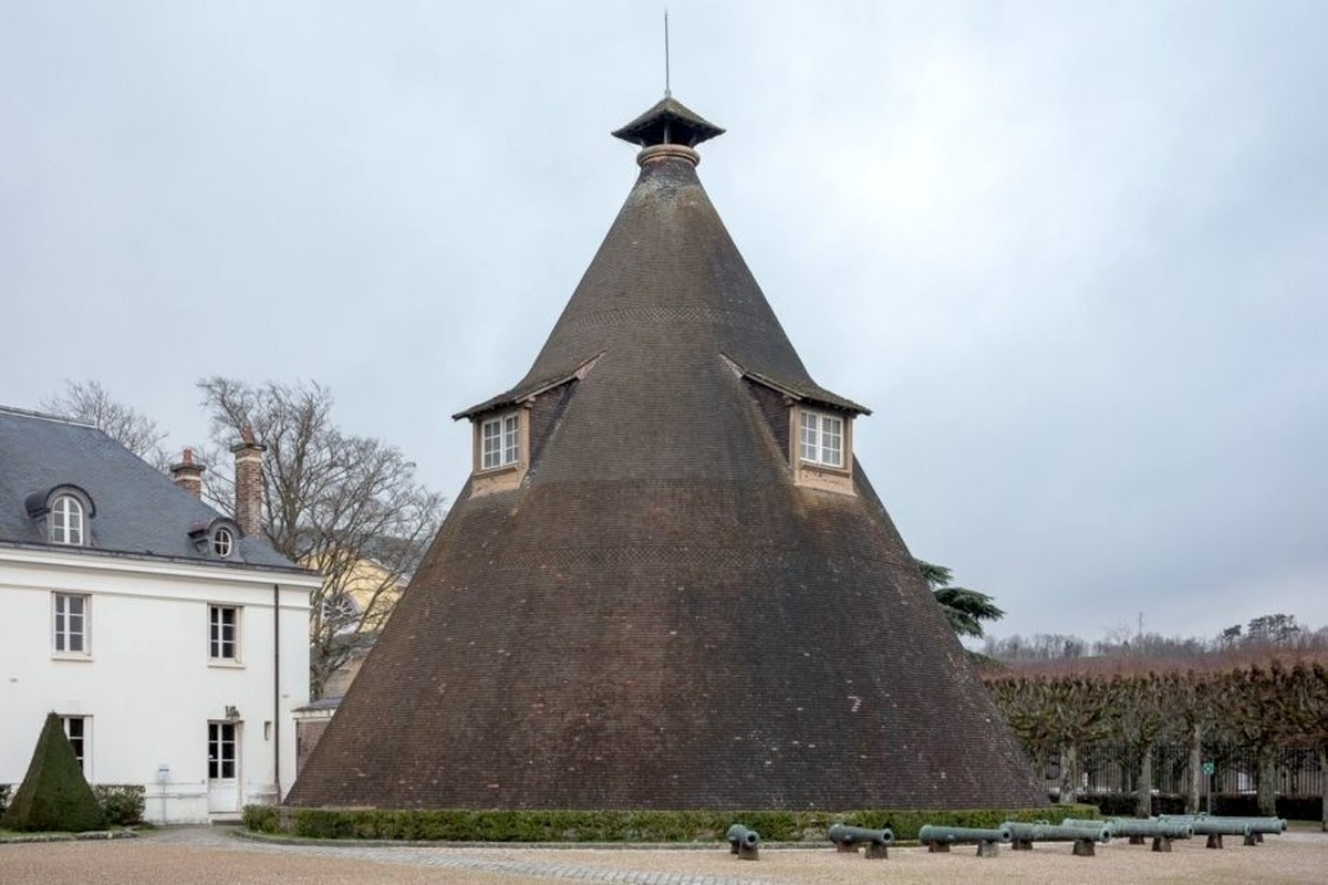 Weird France! Skurrile Gebäude und Strassenattraktionen in Frankreich. https://www.archive-arn.fr/