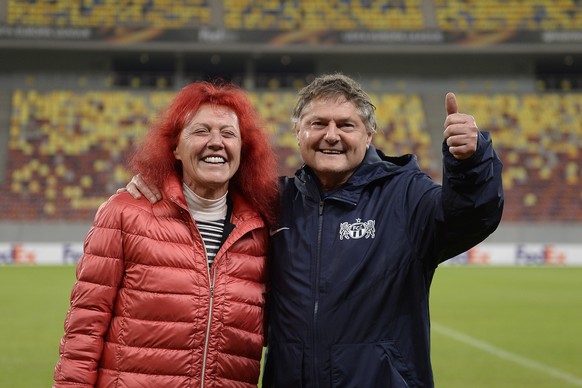 19.10.2016; Bukarest; Fussball Europa League - FC Steaua Bukarest - FC Zuerich - Training; Heliane und Praesident Anchillo Canepa (Zuerich) (Daniela Frutiger/freshfocus)