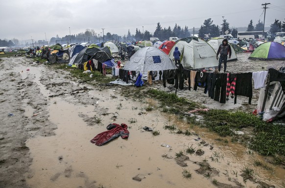 Das Flüchtlingscamp im griechischen Idomeni versinkt im Schlamm.&nbsp;