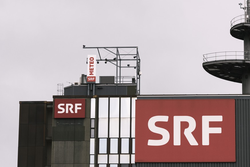 ZUM MOEGLICHEN UMZUG VOM SRG RADIOSTUDIO VON BERN NACH ZUERICH, STELLEN WIR IHNEN HEUTE, 4. APRIL 2018 FOLGENDES BILDMATERIAL VOM LEUTSCHENBACH ZUR VERFUEGUNG - View on the roof of the building of the ...