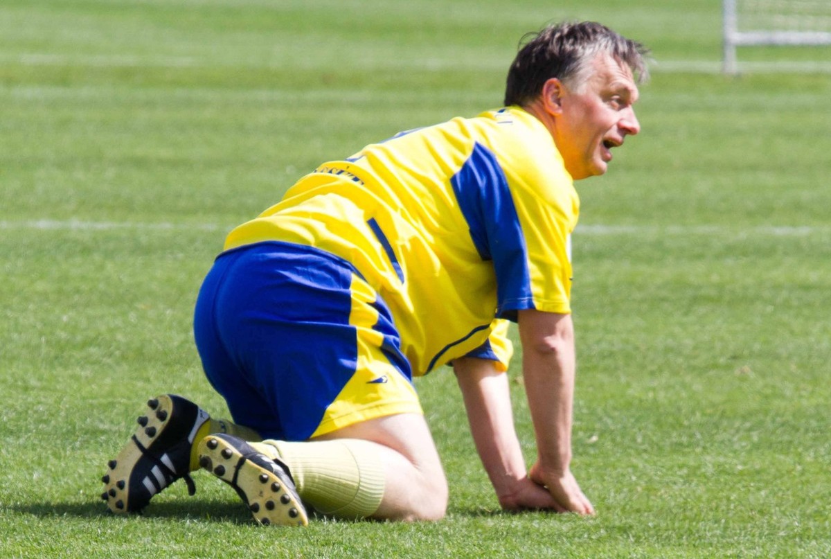 Viktor Orban is playing football in his football team Felcsut. 2011.04.25. PUBLICATIONxNOTxINxHUN

Viktor Orban IS Playing Football in His Football Team 2011 04 25 PUBLICATIONxNOTxINxHUN