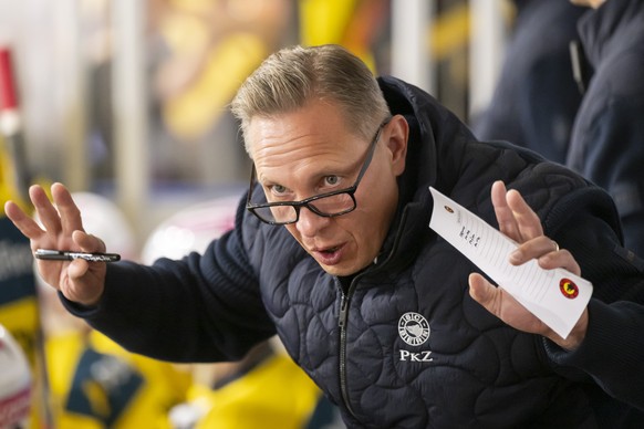 Headcoach Jussi Tapola (SCB) im Qualifiaktionsspiel der Eishockey National League zwischen dem HC Ajoie und dem SC Bern in der Raiffeisen Arena in Porrentruy, am Samstag, 20. September 2025. (KEYSTONE ...