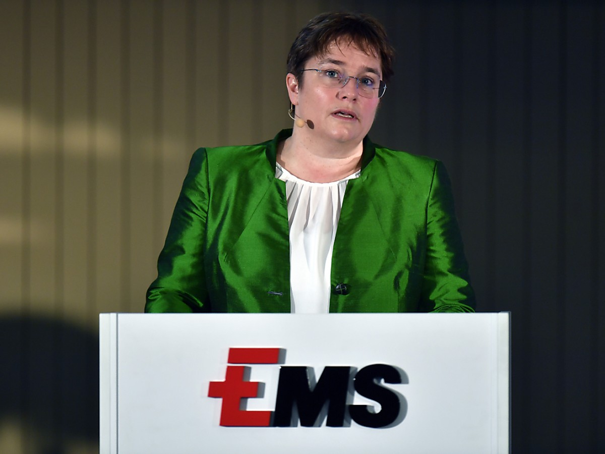 Die von Magdalena Martullo-Blocher geleitete Ems-Chemie spürt die Bremsspuren in der Autoindustrie. (Archivbild)