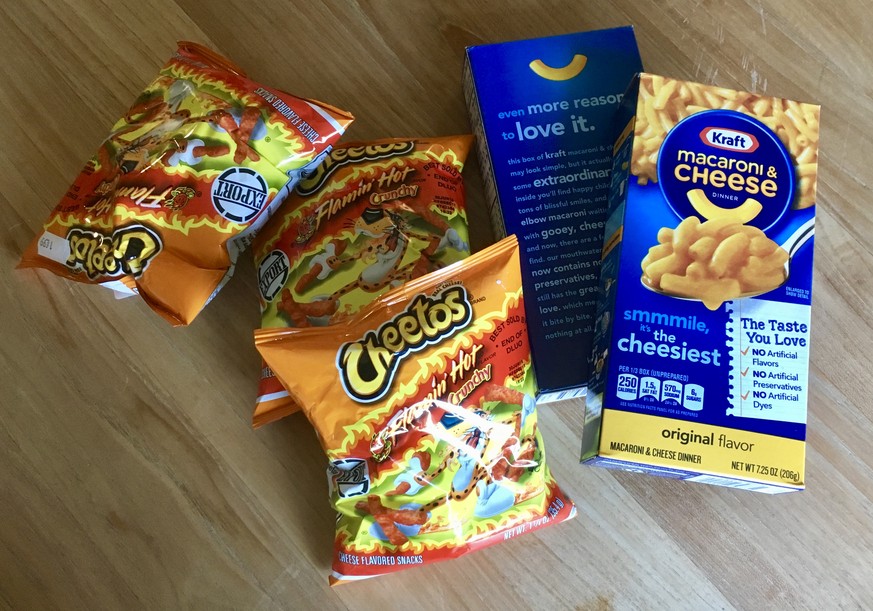 mac&#039;n&#039;cheetos macaroni cheese with flamin&#039; hot cheetos käse pasta nudeln usa amerika essen food snacks trash junk food hipster