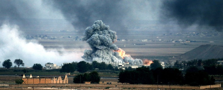 Allein beim monatelangen Kampf um die kurdische Grenzstadt Kobane sollen, wie Experten vermuten, tausende IS-Kämpfer gefallen sein&nbsp;– darunter auch zahllose Ausländer.