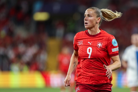 2025-07-10 Finland v Switzerland - UEFA Women s EURO 2025 Group A GENEVA, SWITZERLAND - JULY 10: Ana-Maria Crnogorcevic of Switzerland looks on during the UEFA Women s EURO 2025 Group A match between  ...