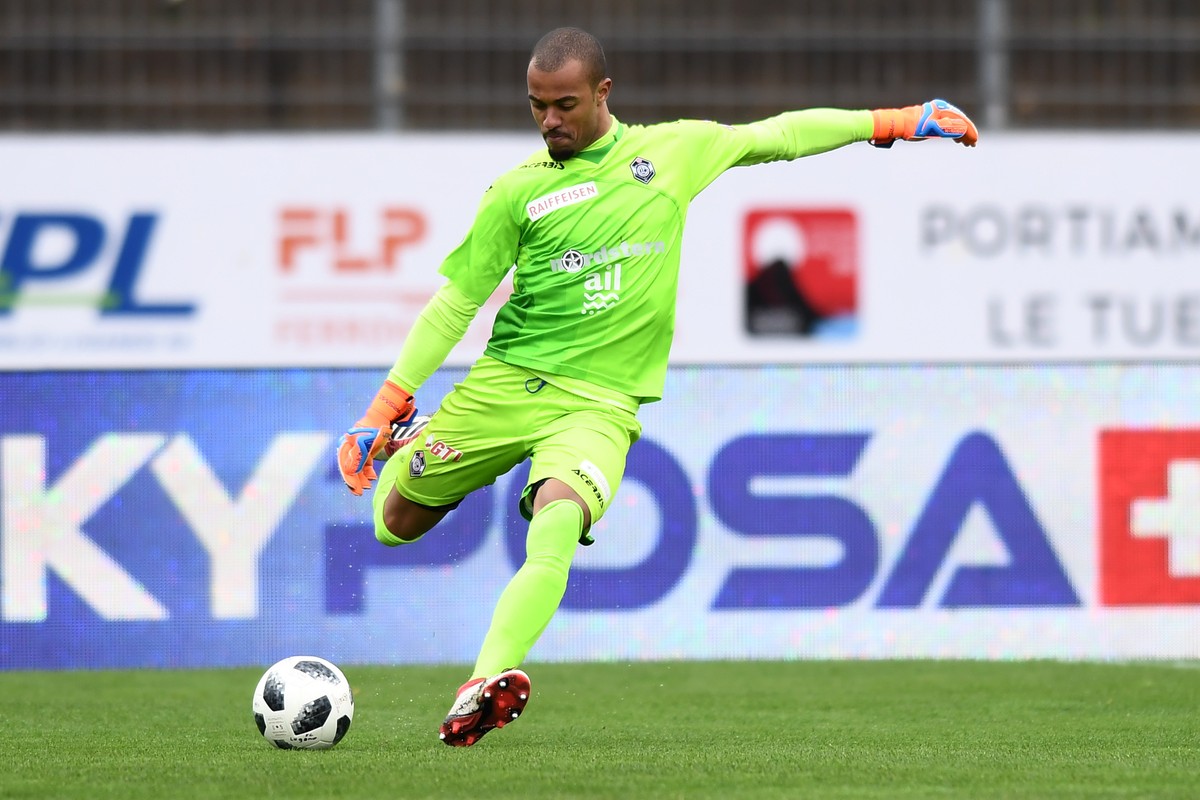 Lugano's goalkeeper Joel Kiassumbua in action during the Super League soccer match FC Lugano against FC Lucerne, at the Cornaredo stadium in Lugano, Sunday, March 18, 2018. (KEYSTONE/Ti-Press/Gab ...