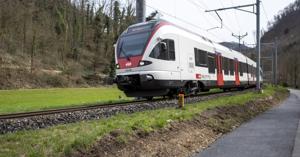 frau-in-m-rigen-be-von-zug-erfasst-und-t-dlich-verletzt