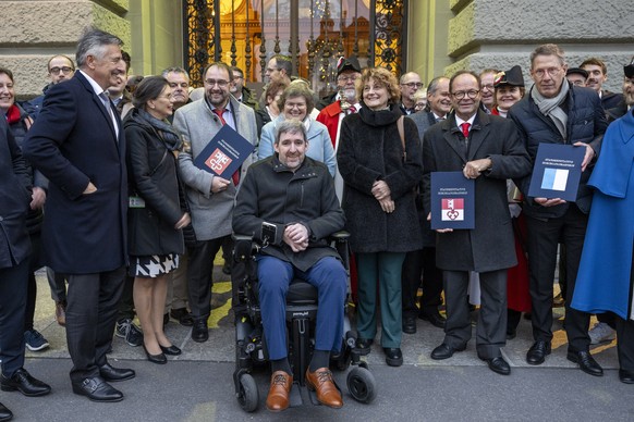 Staenderat Hans Wicki, FDP-NW, Landratspraesident Toni Niederberger-Kreienbuehl, Kanton Nidwalden, Regierungsraetin Therese Rotzer, Kantonsratspraesident Andreas Gasser, Kanton Obwalden und Kantonsrat ...