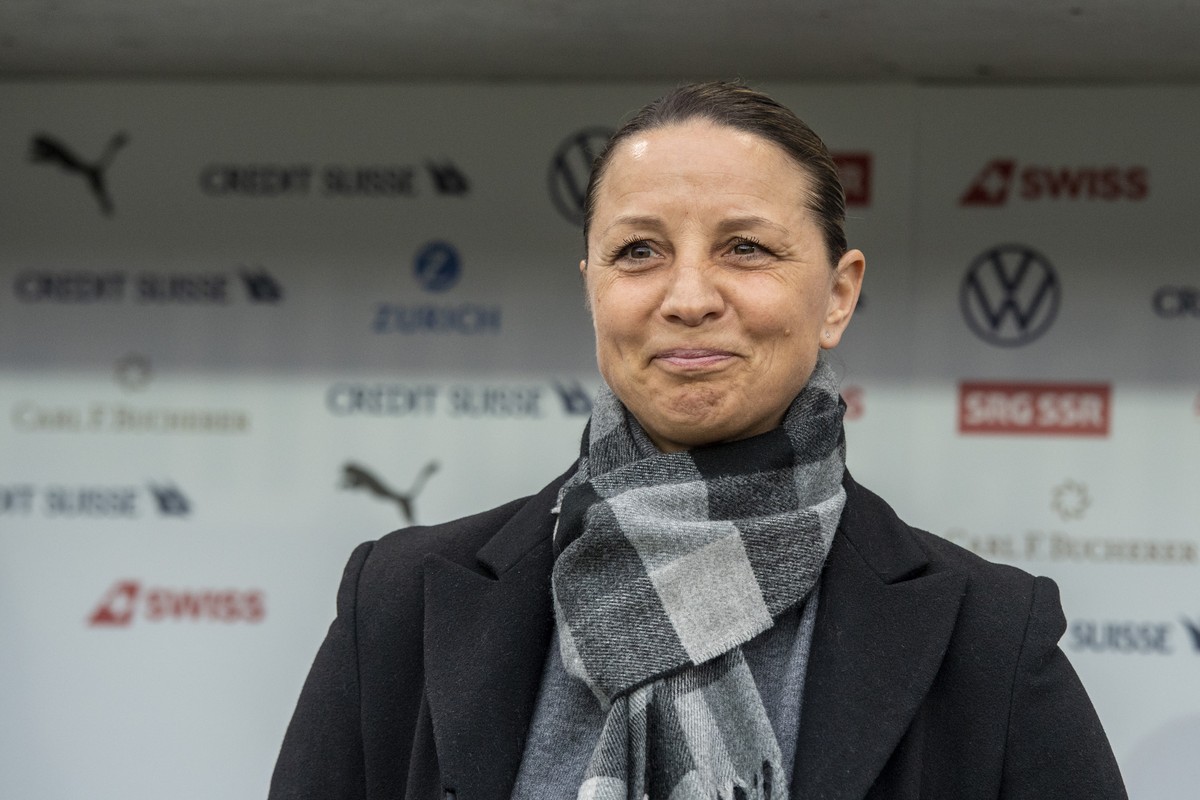 Switzerlands Coach, Inka Grings during an women's international friendly soccer match between Switzerland and China at the Swissporarena in Luzern, Switzerland, on Thursday, April 6, 2023. (KEYST ...