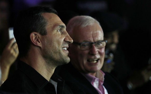 Boxing Britain - Dillian Whyte v Dereck Chisora WBC International Heavyweight Title &amp; WBC World Heavyweight Title Eliminator - Manchester Arena - 10/12/16 Wladimir Klitschko watches the fight with ...