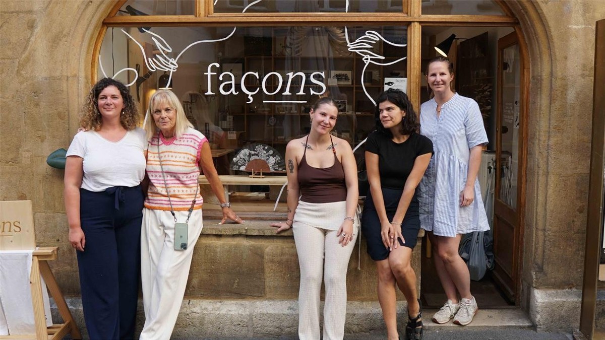 Douze artisanes et créatrices neuchâteloises veulent faire des Échoppes du Coq-d’Inde un lieu vivant dédié aux savoir-faire locaux. Pour transformer cet espace en concept store collaboratif, le collec ...