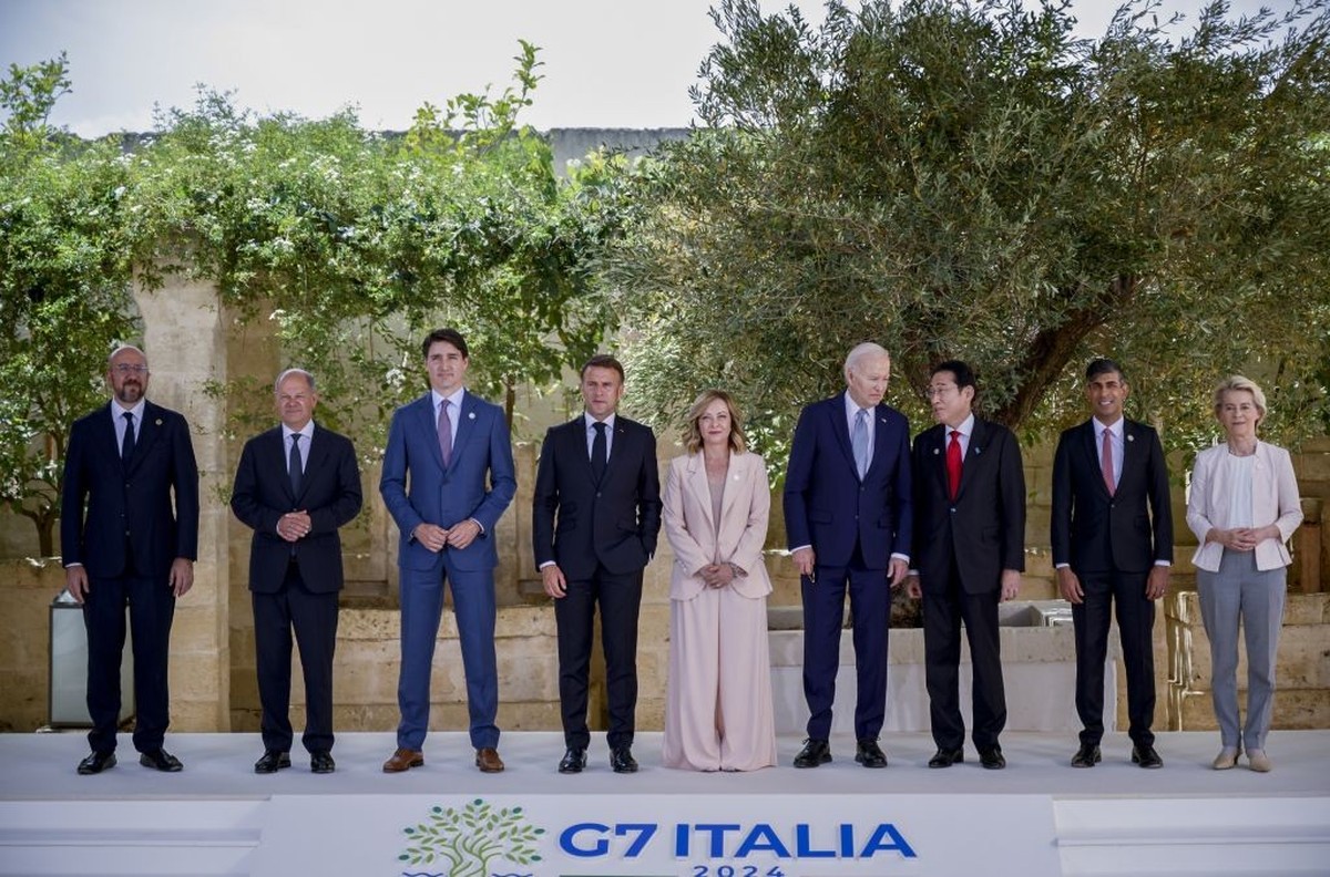 APULIA, ITALY - JUNE 13: European Council President Charles Michell (L), German Chancellor Olaf Scholz (2nd L), Canada Prime Minister Justin Trudeau (3rd L), French President Emmanuel Macron (4th L),  ...