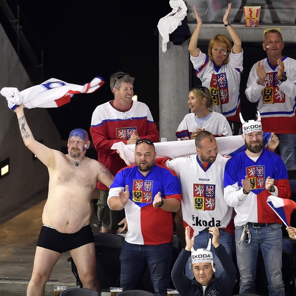 epa06733639 Czech supporters celebrating the victory over France after the IIHF World Championship group A ice hockey match between France and Czech Republic in Royal Arena in Copenhagen, Denmark, Sun ...