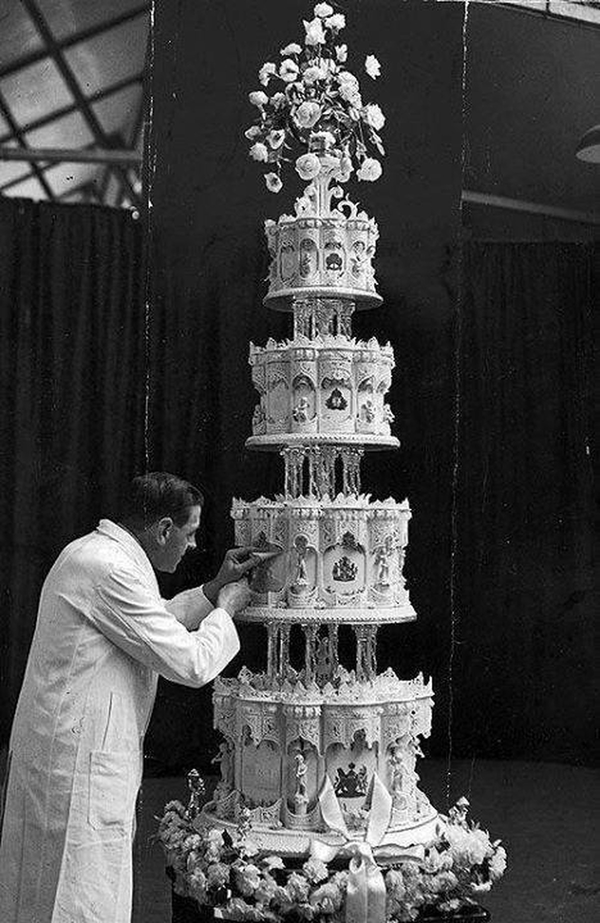Queen Elizabeth's Wedding Cake, 1947.
bild: imgur