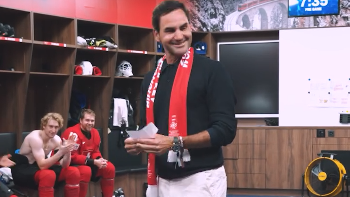 Hoher-Besuch-in-der-Kabine-Hier-verk-ndet-Federer-die-Starting-Six-der-Hockey-Nati