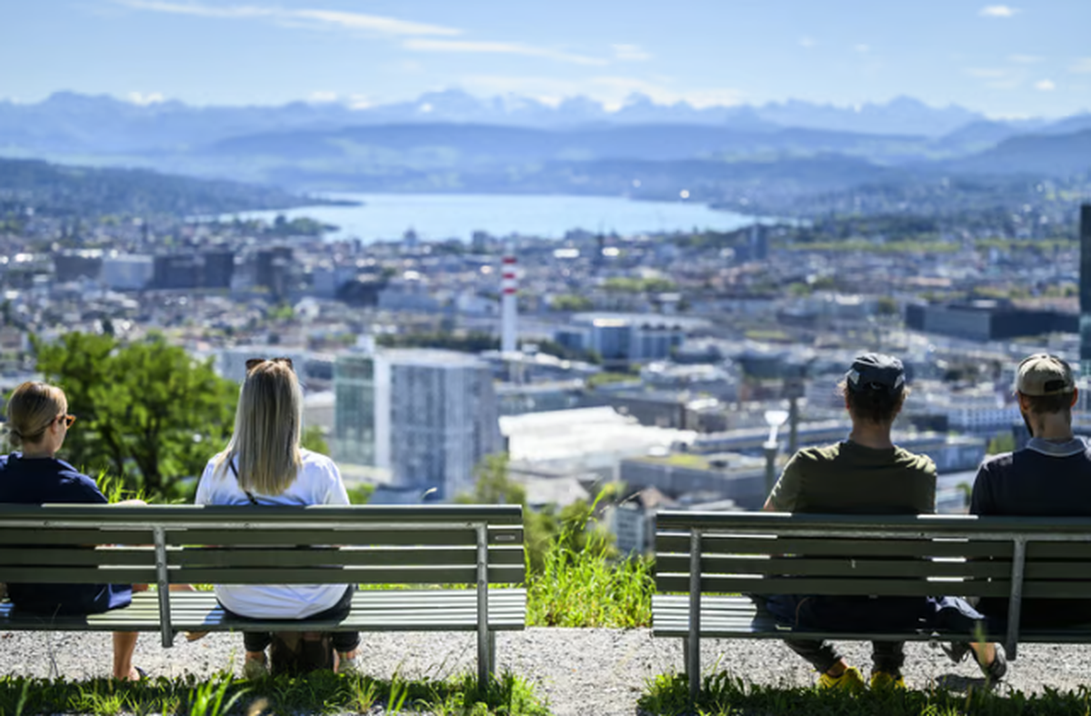 Blick über Zürich: Wird es für Ausländer bald schwieriger, in die Schweiz umzusiedeln?