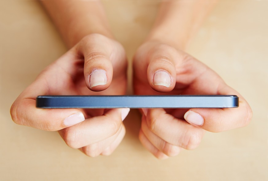 Wissenschaftlich belegt: So tippt man auf dem Handy-Touchscreen am schnellsten.