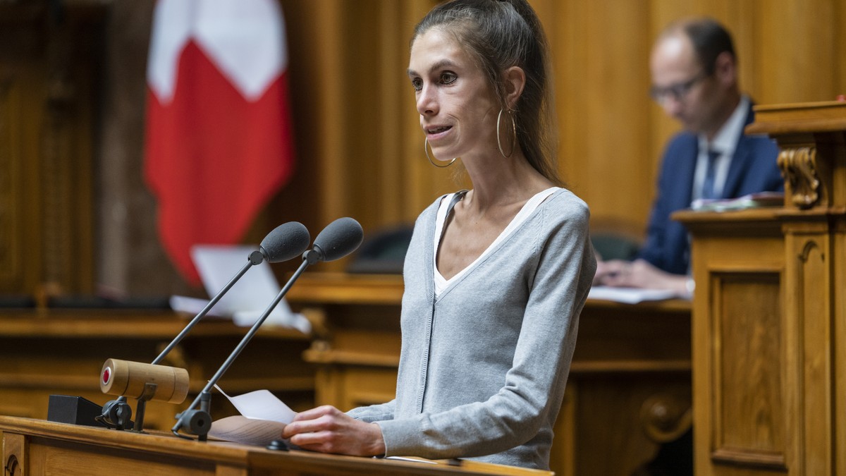 Meret Schneider, GP-ZH, spricht zu ihrer Motion, an der Sommersession der Eidgenoessischen Raete, am Mittwoch, 1. Juni 2022 im Nationalrat in Bern. (KEYSTONE/Alessandro della Valle)