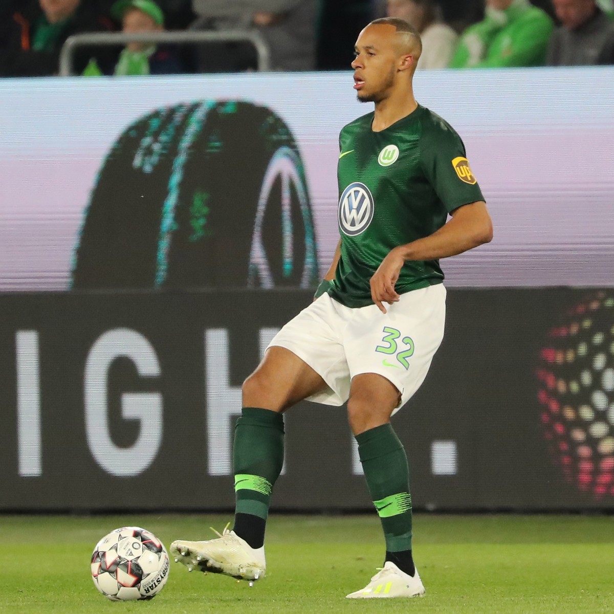 epa07521815 Wolfsburg's Marcel Tisserand in action during the German Bundesliga soccer match between between VfL Wolfsburg and SG Eintracht Frankfurt, Germany, 22 April 2019. EPA/FOCKE STRANGMANN ...