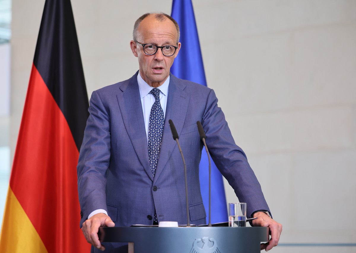 epa12973247 German Chancellor Friedrich Merz attends a news conference after talks with the Swiss President (not pictured) at the Chancellery in Berlin, Germany, 19 May 2026. EPA/HANNIBAL HANSCHKE