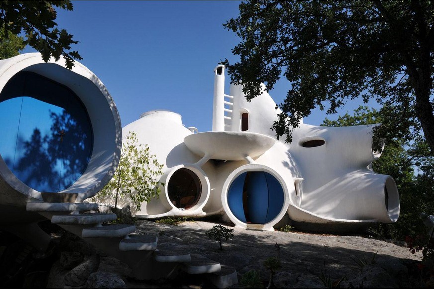 maison bulle unal uzes ardeche frankreich design architektur retro barbapapa
https://www.architecturedecollection.fr/product/maison-bulle-unal-hausermann/