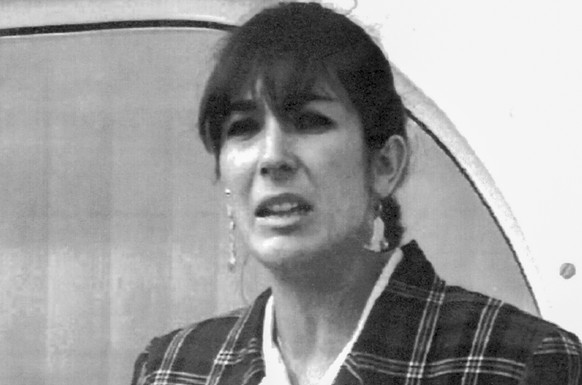 FILE - Ghislaine Maxwell, daughter of late British publisher Robert Maxwell, reads a statement expressing her family&#039;s gratitude to Spanish authorities after recovery of his body, Nov. 7, 1991, i ...