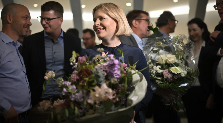 Die neu gewaehlte Staenderaetin Esther Friedli (SVP), am Sonntag, 30. April 2023, im Pfalzkeller in St. Gallen. Im Kanton findet heute der zweite Wahlgang fuer die Nachfolge des zurueckgetretenen Stae ...