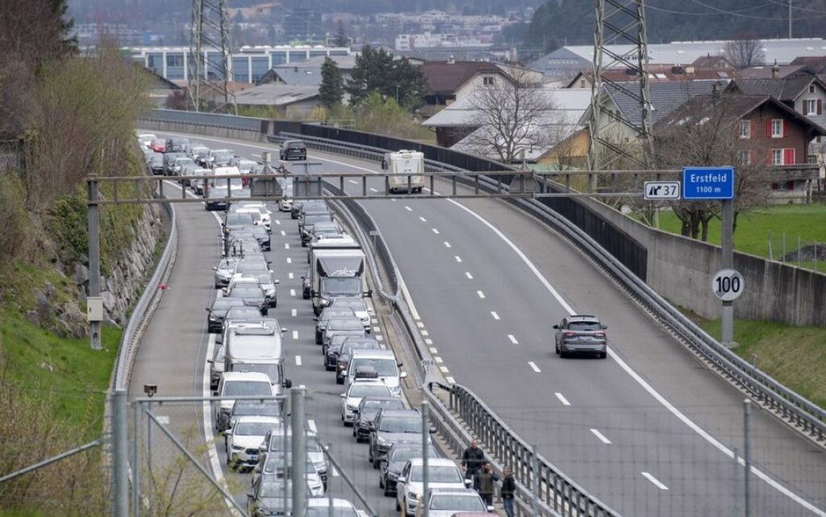 Comme chaque année, des bouchons vont se former devant le tunnel du Gothard avant le week-end de Pâques.
