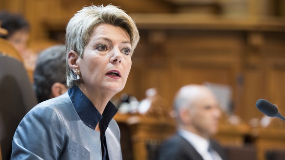 ARCHIVBILD - ZUR FDP-BUNDESRATSKANDIDATIN KARIN KELLER-SUTER STELLEN WIR IHNEN FOLGENDES BILDMATERIAL ZUR VERFUEGUNG - Karin Keller-Sutter, FDP-SG, spricht an der Herbstsession der Eidgenoessischen Ra ...