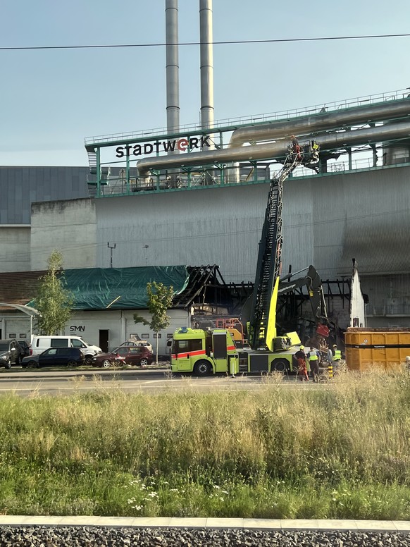 Das Feuer konnte mittlerweile gelöscht werden.