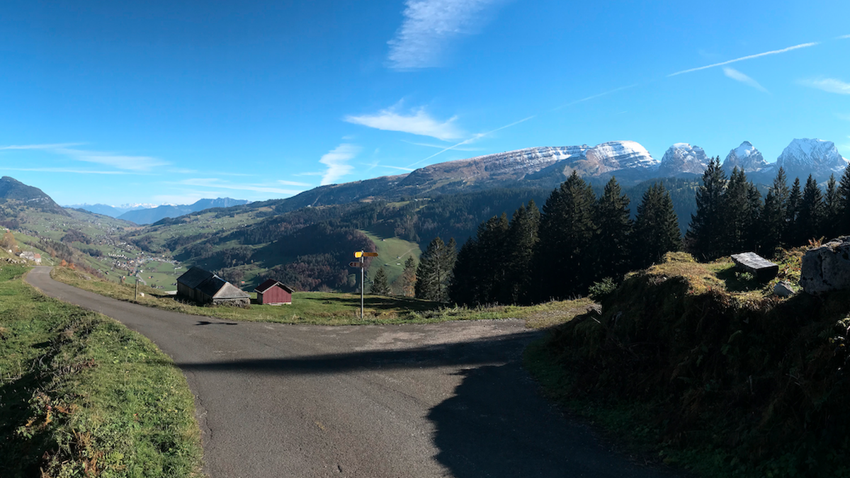 Velotour im goldenen Oktober: An den Gräppelensee, vorbei an den Churfirsten
