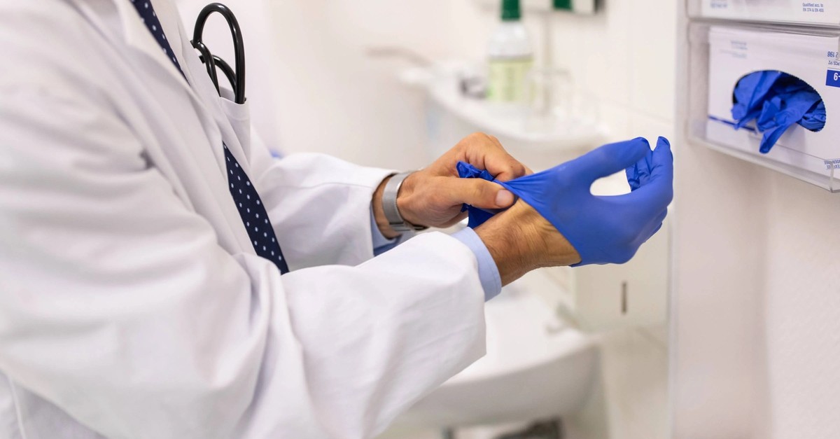 angeklagter-berner-chirurg-bittet-vor-gericht-um-entschuldigung