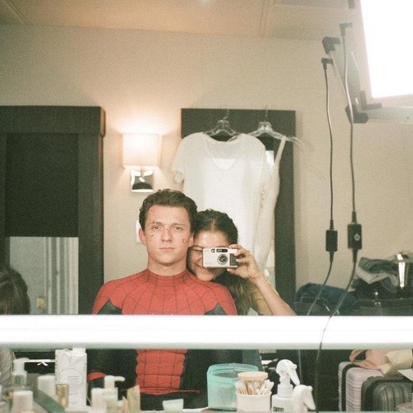spider-man tom holland zendaya behind the scenes avengers

https://www.instagram.com/p/CTRzVkrq2wN/?utm_source=ig_web_copy_link