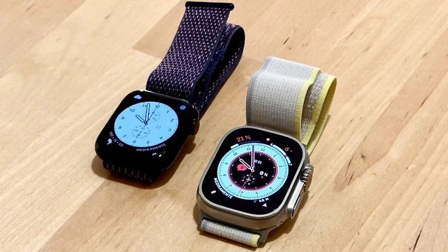 Apple Watch 8 und Apple Watch Ultra (rechts) im Vergleich (Quelle: t-online / Jan Mölleken)