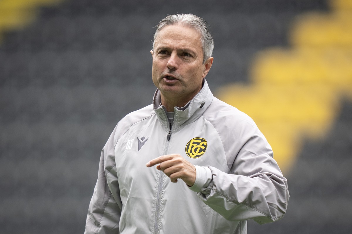 Der Schaffhauser Cheftrainer David Sesa in einem Training vor dem Cup 1/16-Final Spiel zwischen dem FC Schaffhausen und dem FC Thun am Mittwoch, 14. Oktober 2026 in der FCS Arena in Schaffhausen. (KEY ...