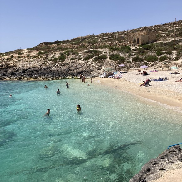 Der Hondoq ir-Rummien Strand auf Gozo - perfekt für eine Abkühlung.