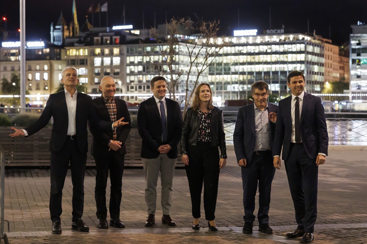 Les six candidats socialiste, de gauche droite, Beat Jans (PS - Bale), Daniel Jositsch (PS - Zurich), Jon Pult (PS - Grison), Evi Allemann (PS - Berne), Roger Nordmann (PS - Vaud), et Matthias Aebisch ...
