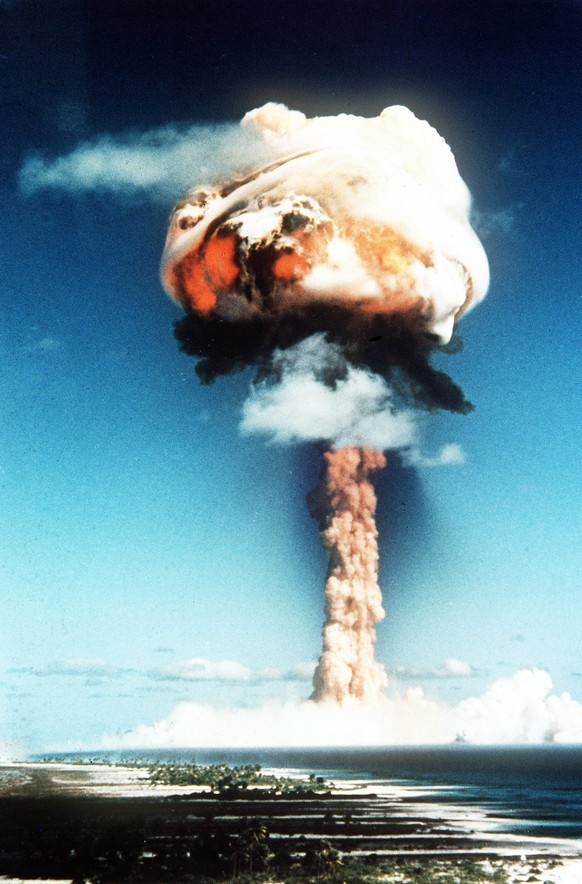 Atomwaffentest auf Mururoa.