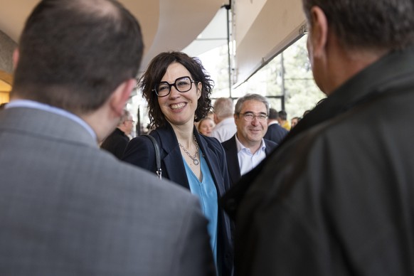 La candidate Christelle Luisier Brodard, Parti liberal-radical (PLR), palre aux journalisrtes lors du premier tour de l&#039;election au Conseil d&#039;Etat du canton de Vaud ce dimanche, 20 mars 2022 ...