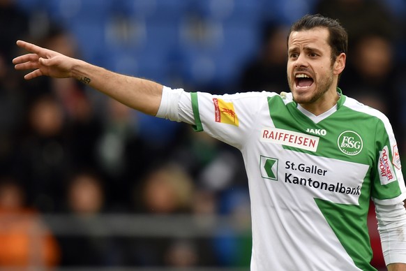 Der St. Galler Tranquillo Barnetta in Aktion beim Fussballspiel der Super League FC Vaduz gegen den FC St. Gallen im Rheinpark Stadion in Vaduz am Sonntag. 5. Februar 2017. (KEYSTONE/Walter Bieri)