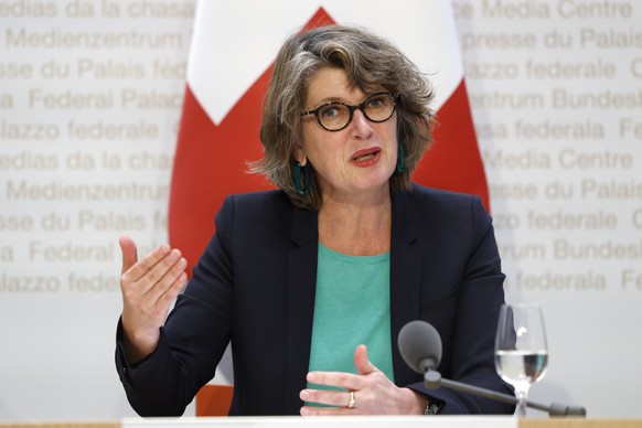 Carine Bachmann, Direktorin des Bundesamtes fuer Kultur (BAK), spricht waehrend einer Medienkonferenz des Bundesrates zum Gesuch um Anerkennung eines (kulturellen) Genozids an Jenischen und Sinti (Sch ...