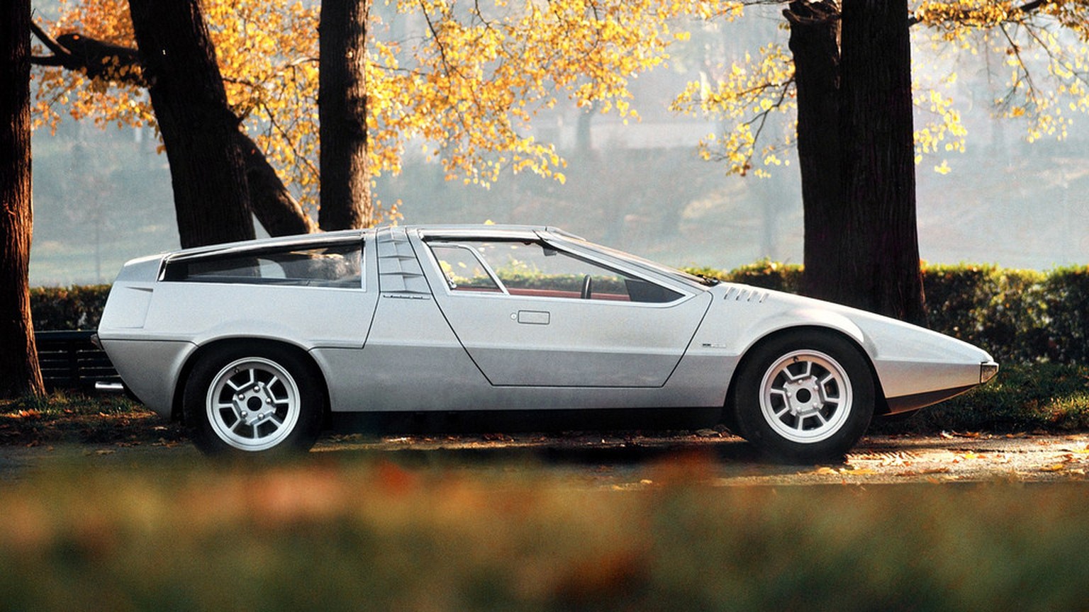 1970 porsche tapiro giugiaro http://silodrome.com/1970-giugiaro-porsche-tapiro/