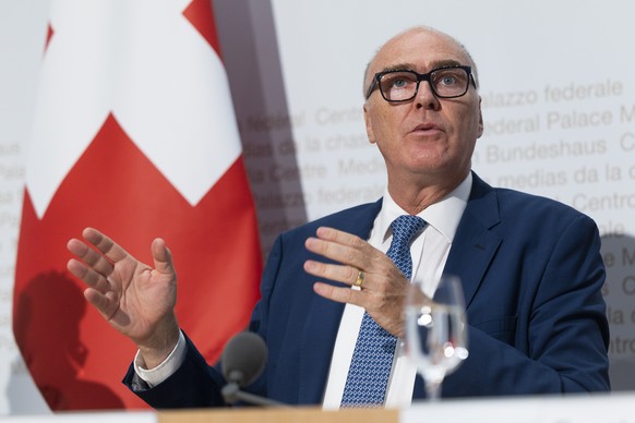 Bundesrat Martin Pfister spricht waehrend einer Medienkonferenz zur Studie "Sport Schweiz 2026", am Dienstag, 18. August 2026 in Bern. (KEYSTONE/Peter Klaunzer)
