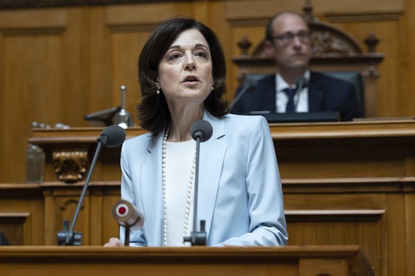 Regine Sauter, FDP-ZH, spricht waehrend der Debatte um die Renteninitiative, waehrend der Sommersession der Eidgenoessischen Raete, am Montag, 5. Juni 2023, in Bern. (KEYSTONE/Peter Klaunzer)