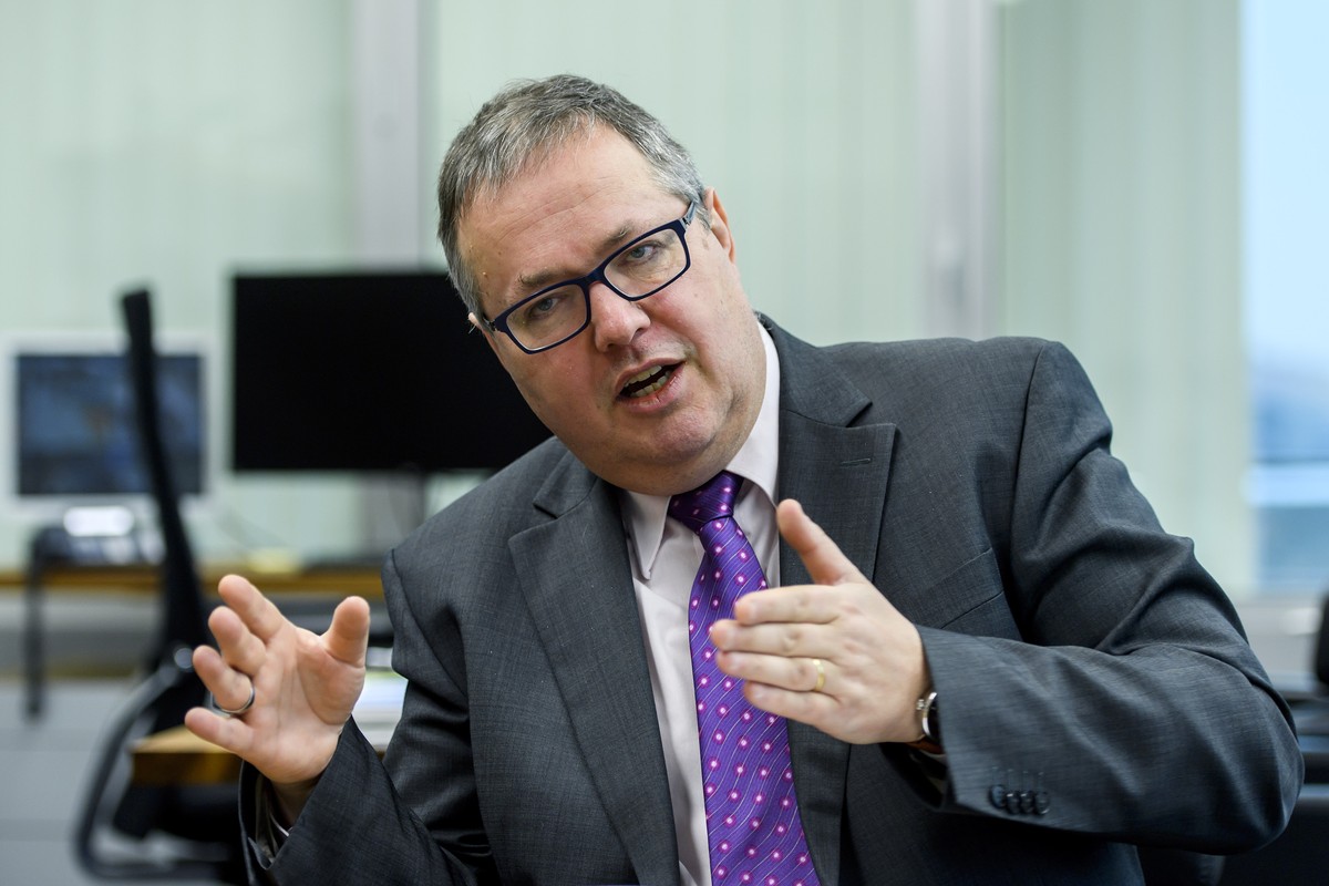Photo d'illustration pour un texte ATS/SDA. Andre Schneider, Directeur general de Geneve Aeroport (GVA), s’exprime lors d’un interview avec un journaliste, ce mercredi 25 janvier 2017 a Geneve. ( ...