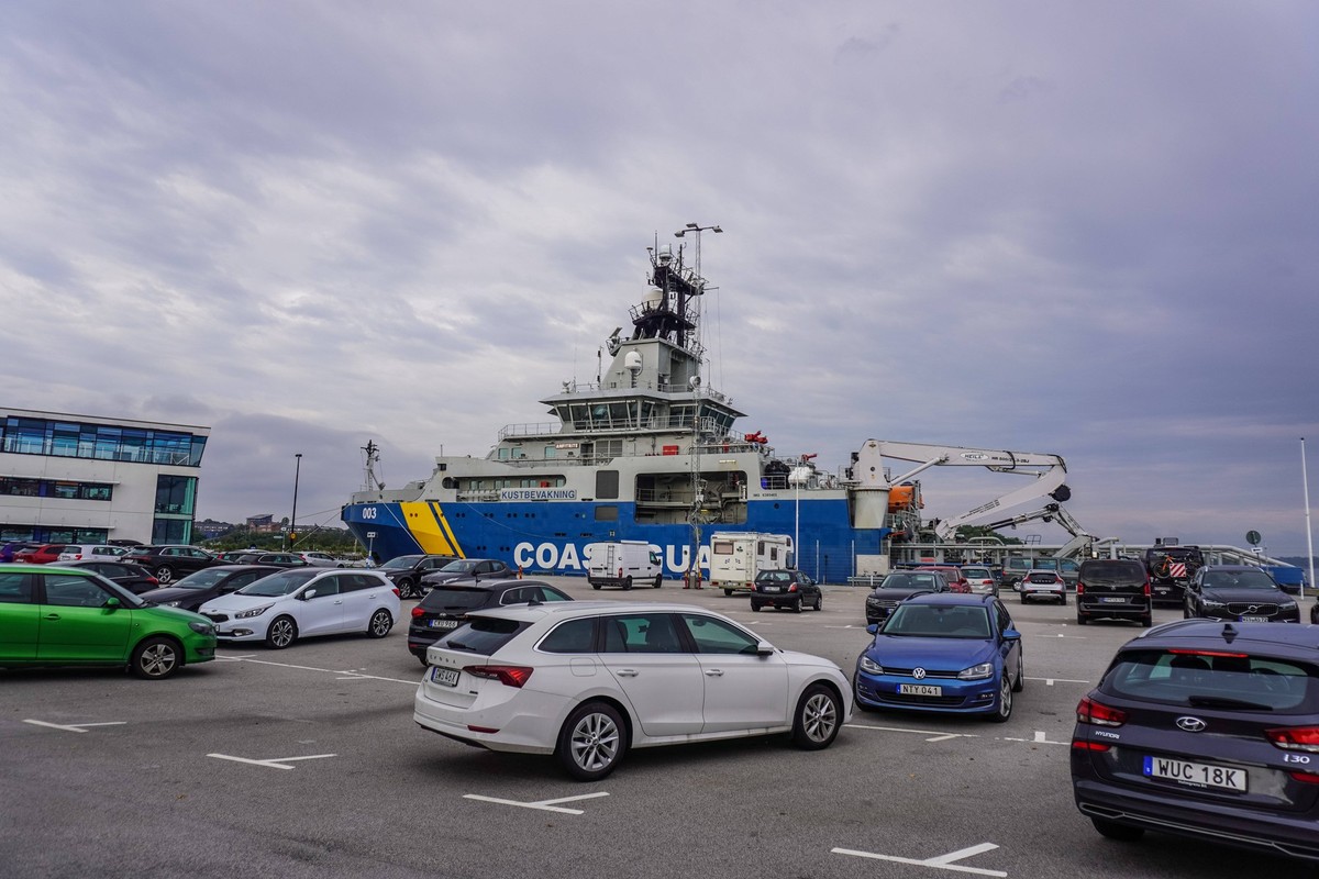 Daily Life In Karlskrona, Sweden A Coast Guard ship is in port in Karlskrona, Sweden, on August 15, 2024. Karlskrona Sweden PUBLICATIONxNOTxINxFRA Copyright: xMichalxFludrax originalFilename: fludra-d ...