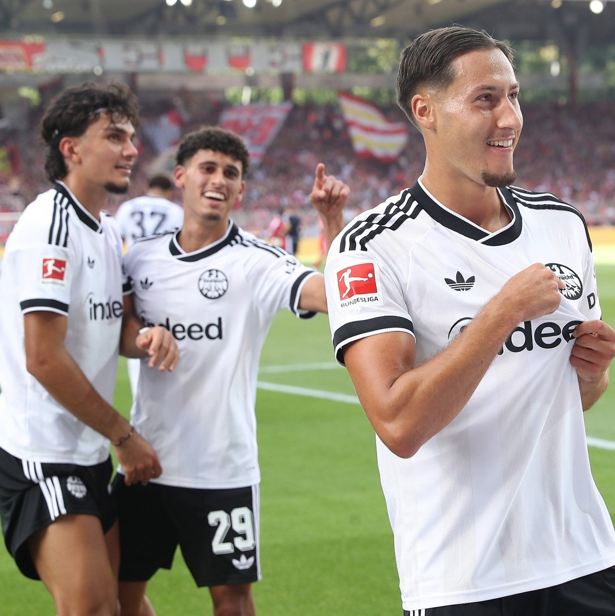 29.08.2026, xtgx, Fussball 1.Bundesliga, Union Berlin - Eintracht Frankfurt v.l. Torjubel nach dem Tor zum celebrating the goal celebrate 1:3 durch Younes Ebnoutalib Eintracht Frankfurt Berlin *** Aug ...